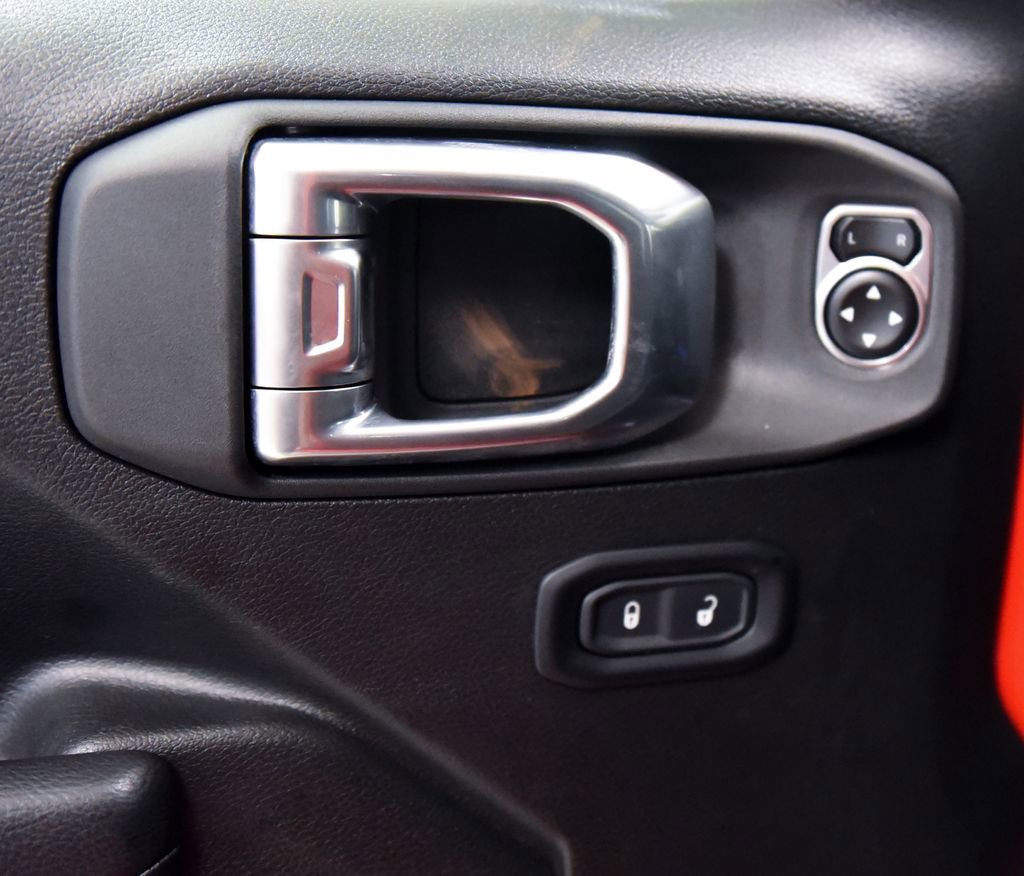 Used 2025 Jeep Wrangler Unlimited Rubicon 4xe w/ Convenience Group image 15