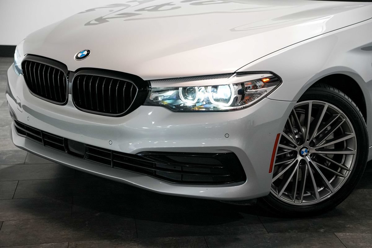 Used 2020 BMW 530e xDrive AWD/4WD image 10