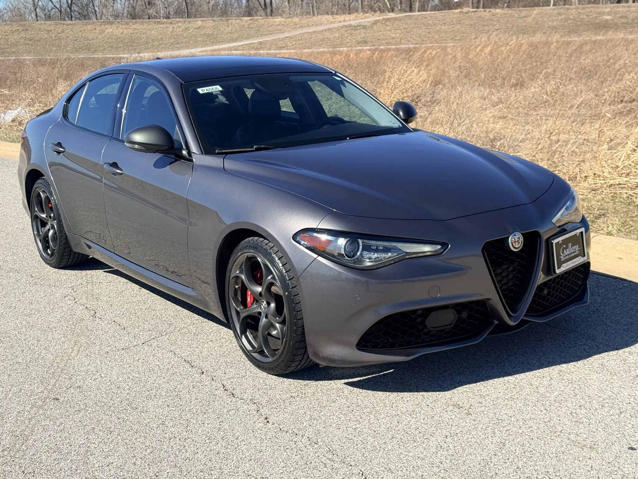 Used 2019 Alfa Romeo Giulia AWD w/ Quick Order Package 22J Sport image 27