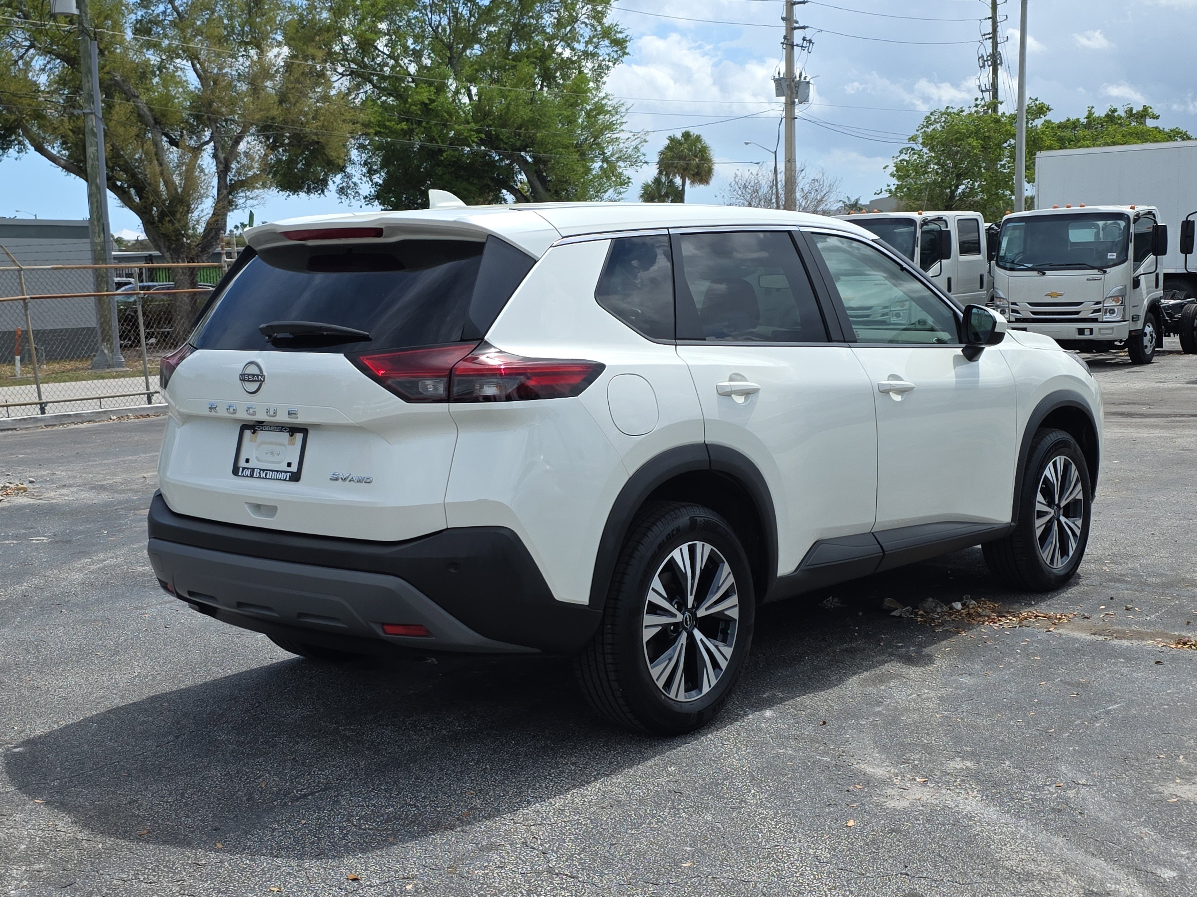 Used 2023 Nissan Rogue SV image 7