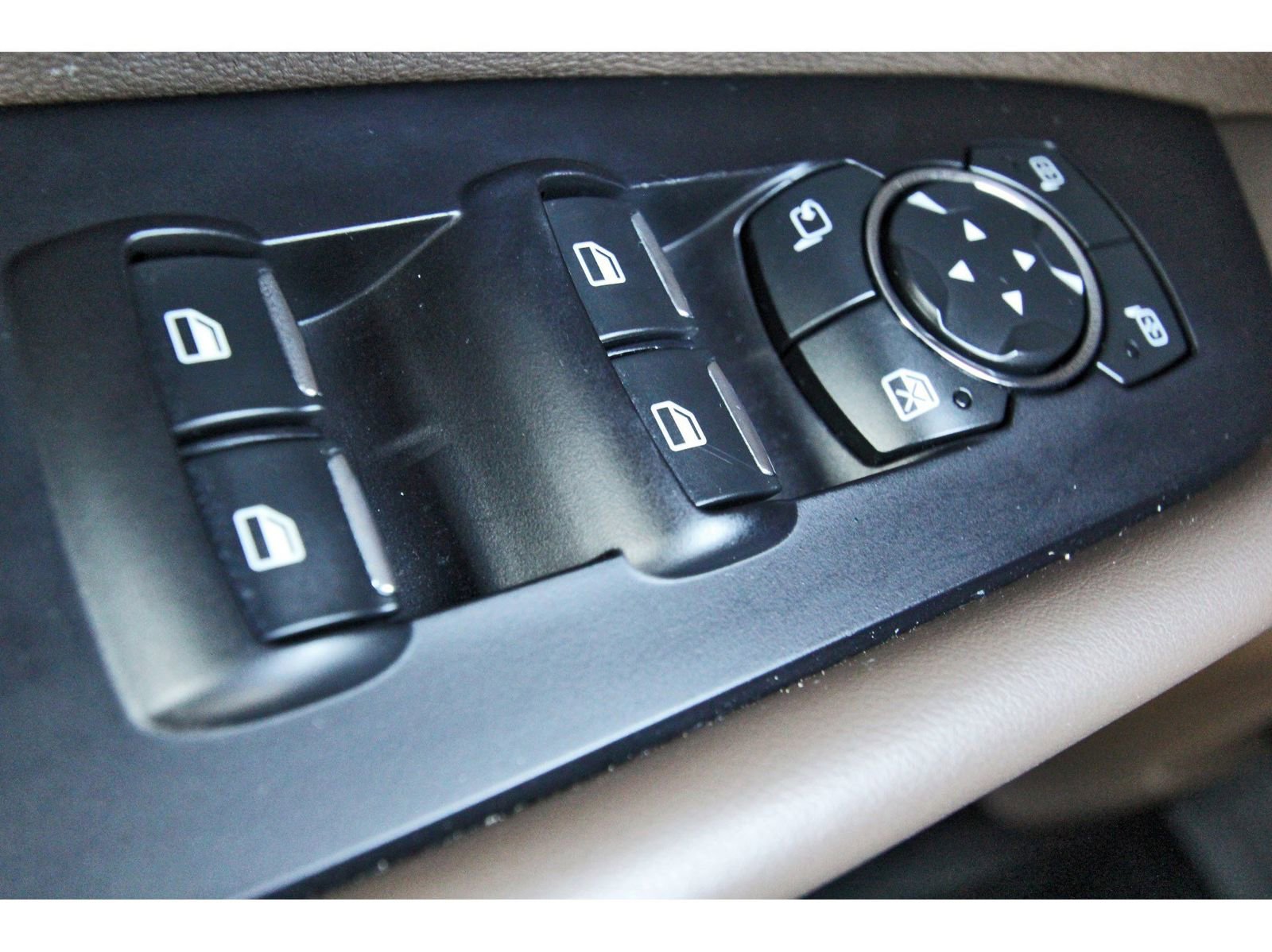 Used 2017 Lincoln MKX Reserve w/ Lincoln MKX Climate Package image 21