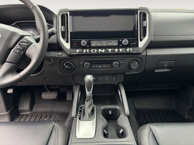 Used 2025 Nissan Frontier SL image 10