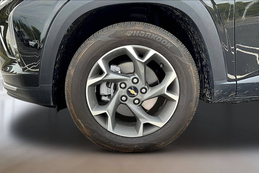 Used 2024 Chevrolet Trax LT w/ Driver Confidence Package FWD image 30