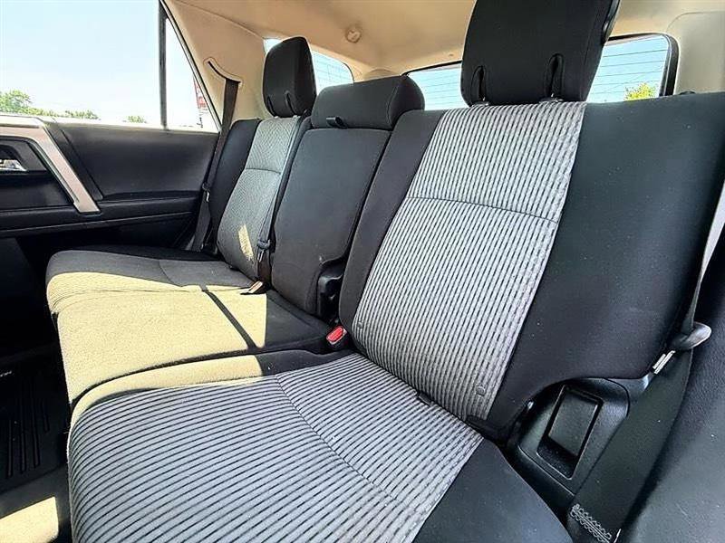 Used 2022 Toyota 4Runner SR5 AWD/4WD image 25