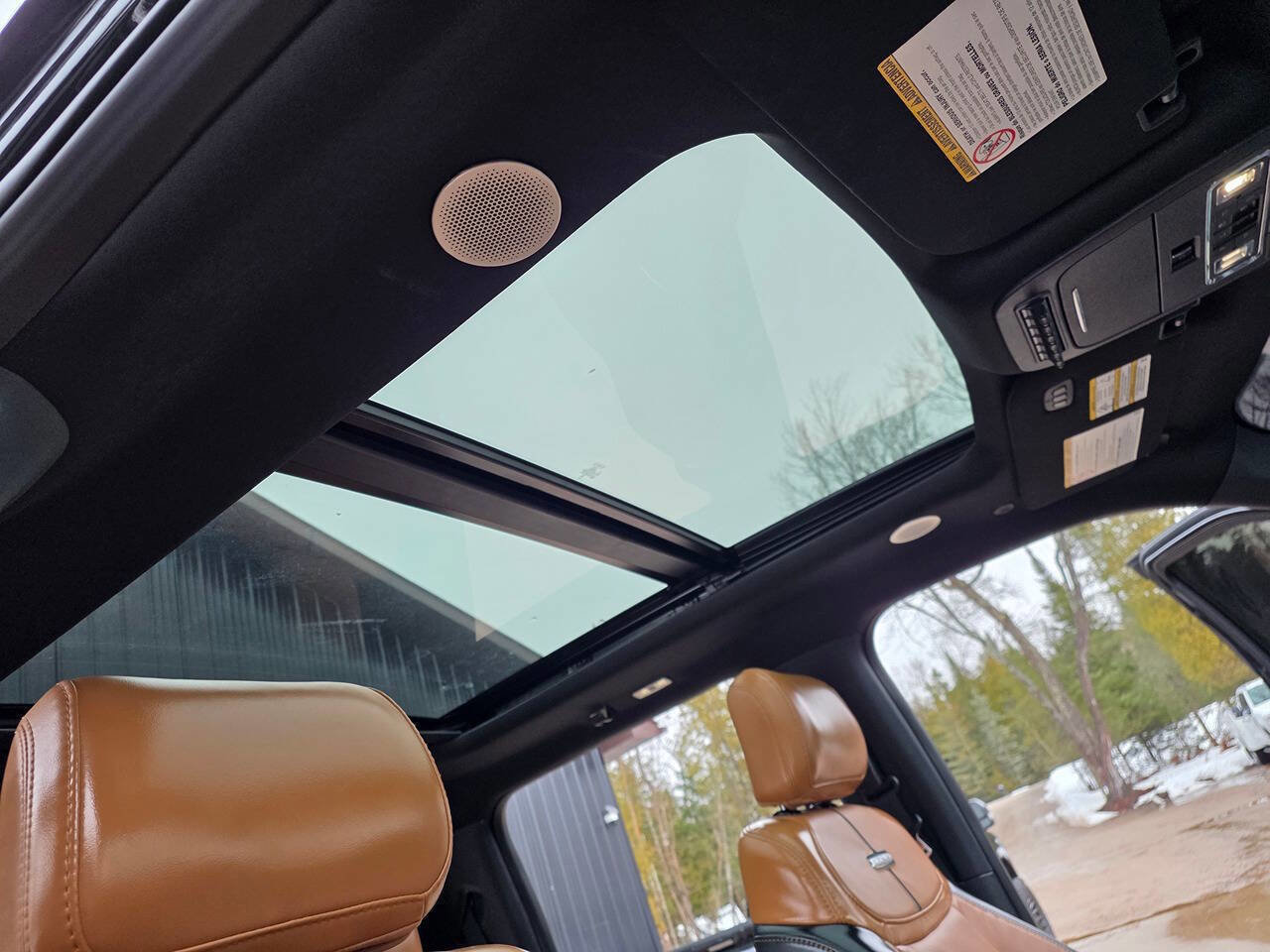 Used 2024 Ford F350 Platinum w/ FX4 Off-Road Package image 25