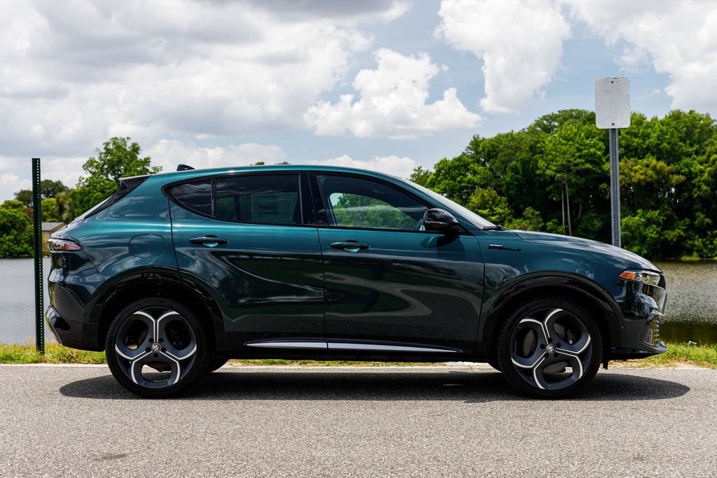 New 2026 Alfa Romeo Tonale w/ Active Assist Package AWD/4WD image 2