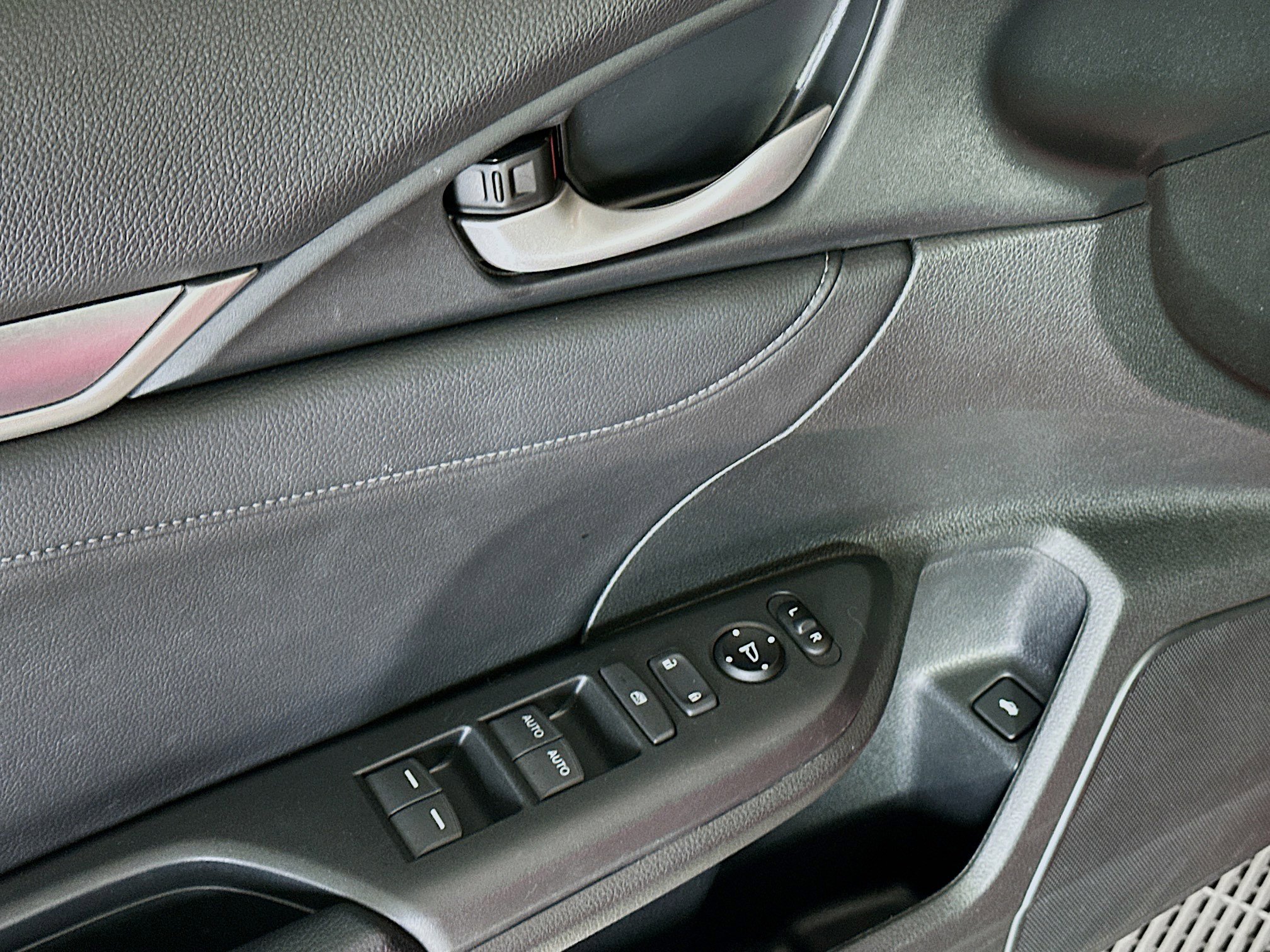 Used 2017 Honda Civic EX-L image 15