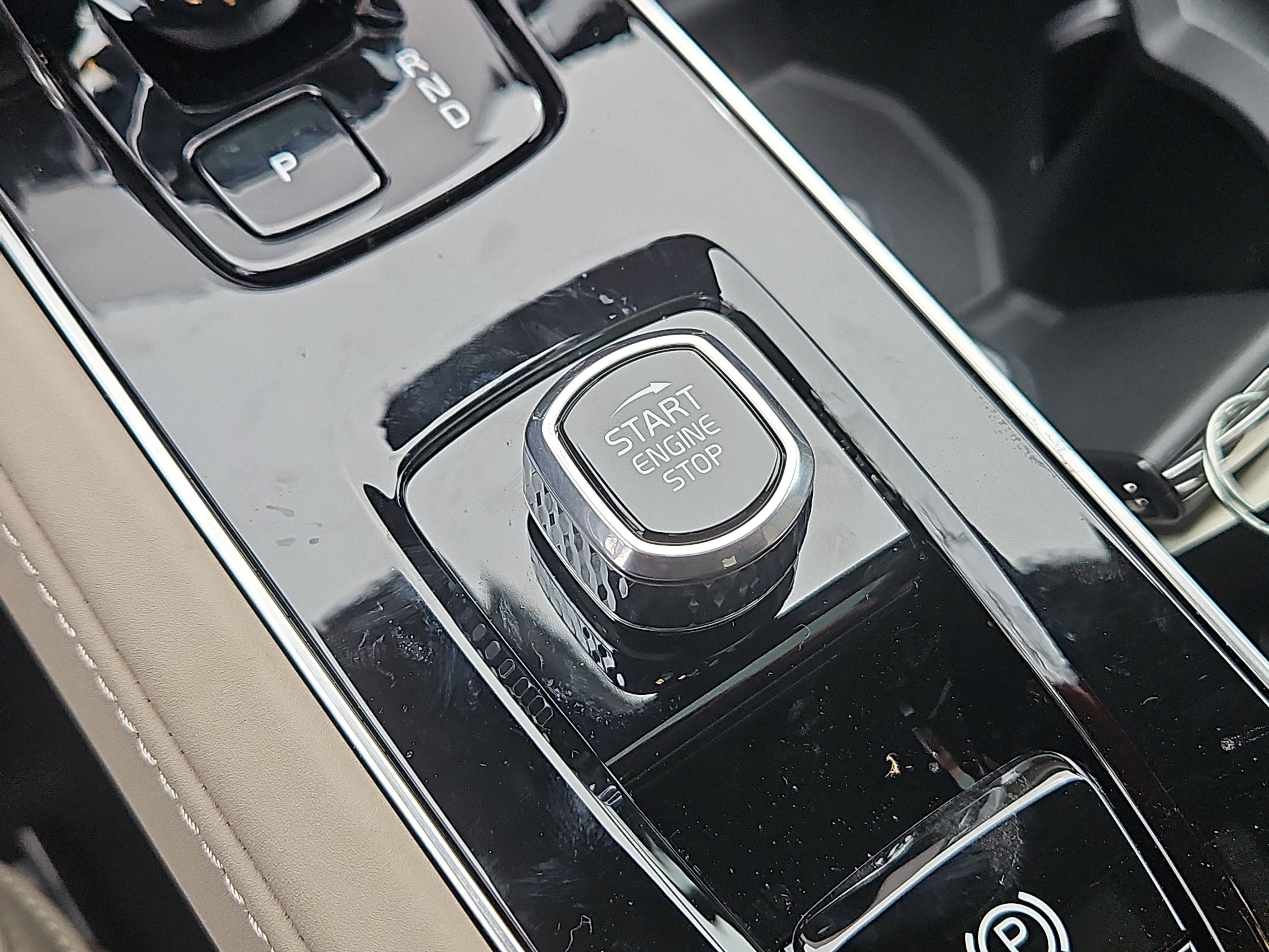 New 2026 Volvo XC90 B6 Plus w/ Protection Package Premier image 15