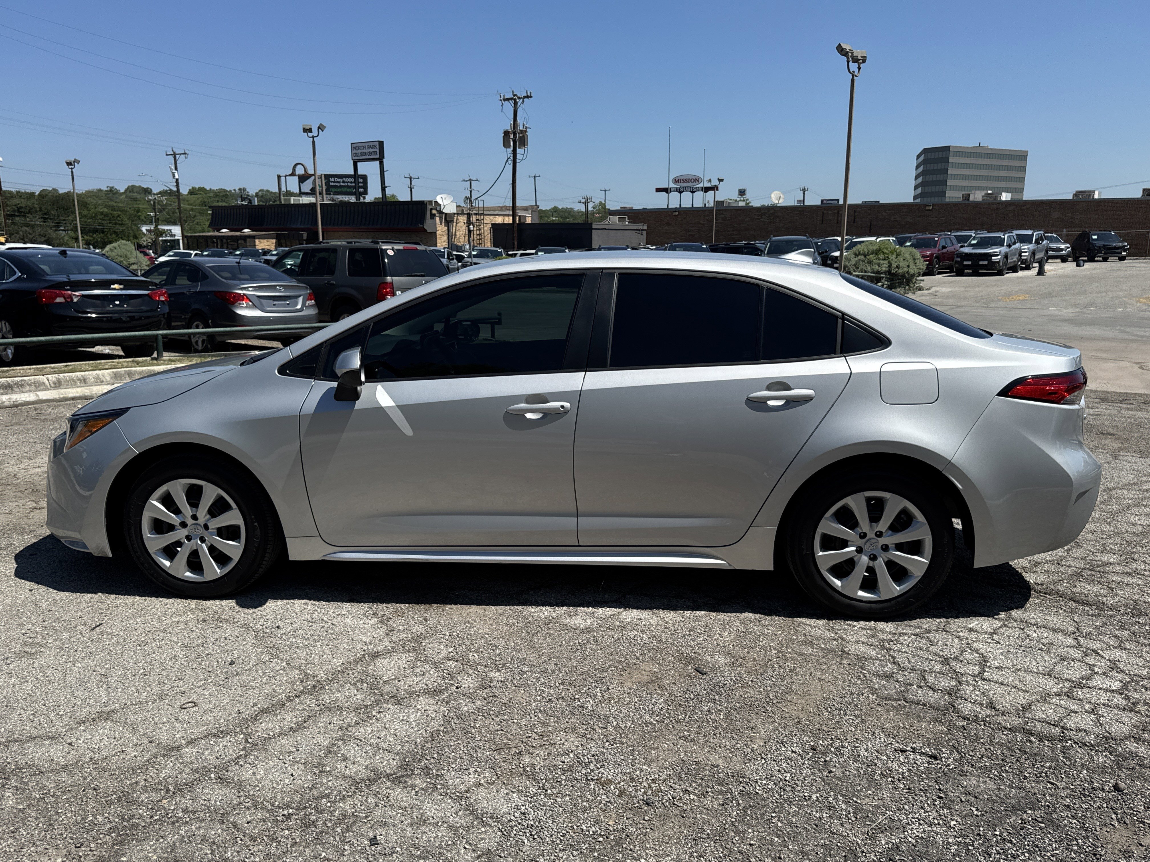 Used 2024 Toyota Corolla LE FWD image 6