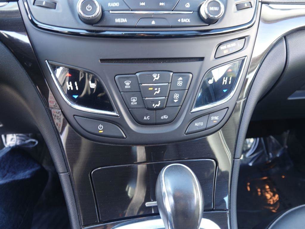Used 2017 Buick Regal Sport Touring image 21