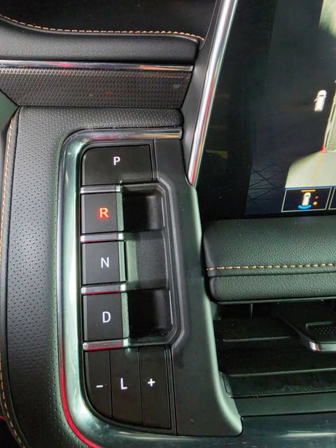 Used 2024 GMC Yukon XL AT4 w/ AT4 Premium Plus Package AWD/4WD image 37