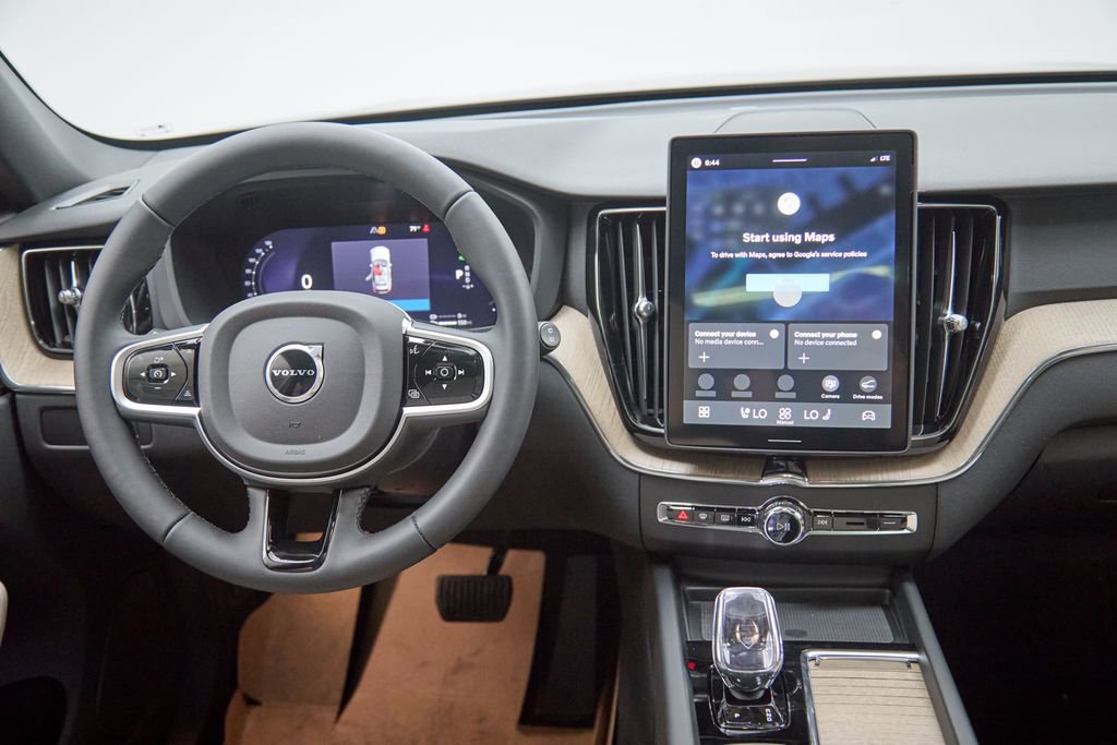 New 2026 Volvo XC60 T8 Plus w/ Protection Package Premier image 25