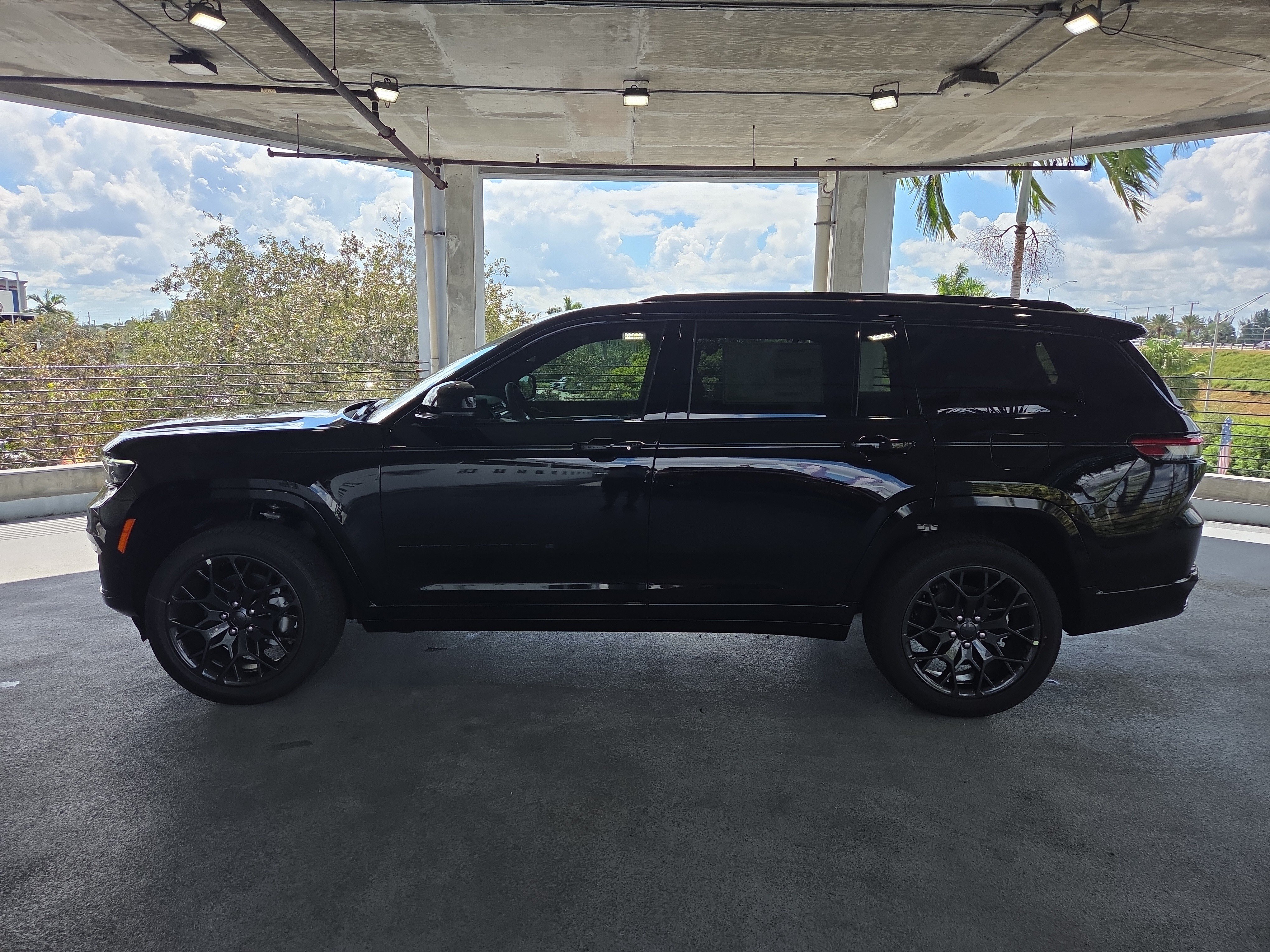 New 2025 Jeep Grand Cherokee L Summit AWD/4WD image 8