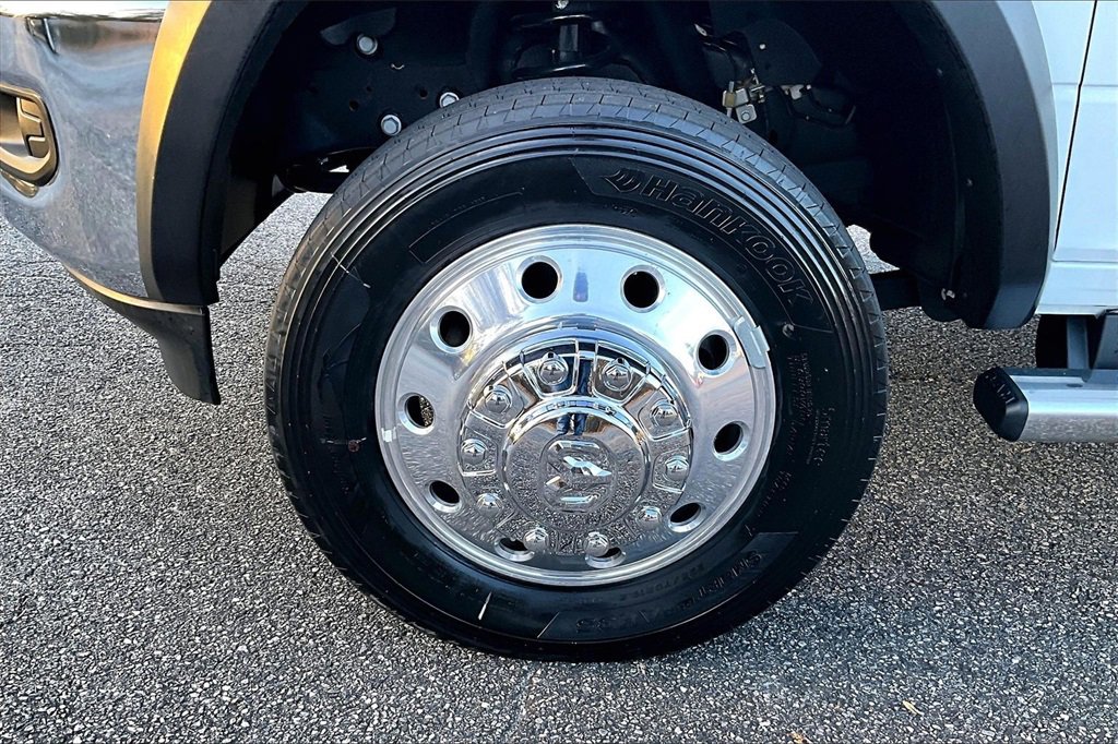 Used 2024 RAM 5500 Tradesman w/ Chrome Appearance Group image 27