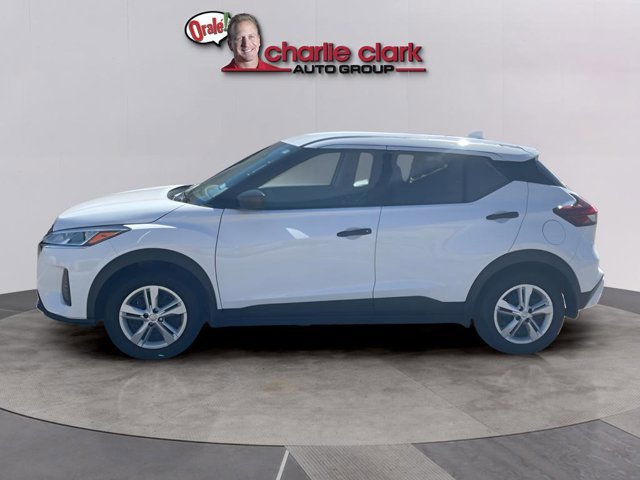 Certified 2025 Nissan Kicks Play S FWD image 2