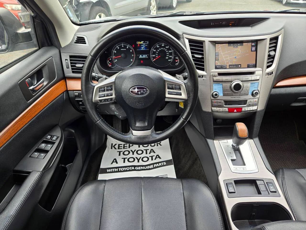 Used 2013 Subaru Outback 2.5i Limited image 2