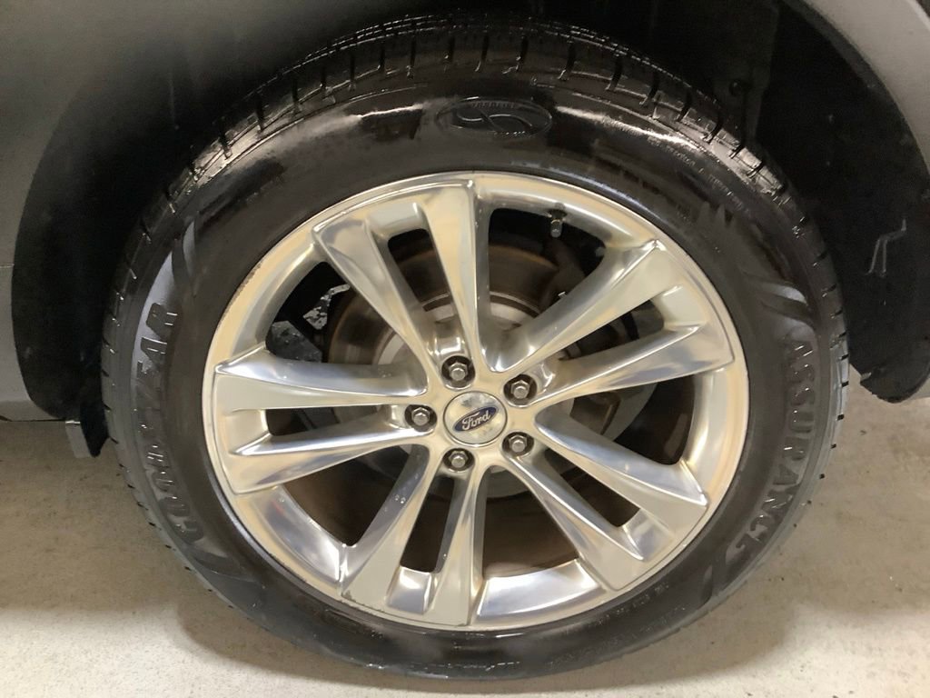 Used 2019 Ford Explorer XLT w/ Equipment Group 202A AWD/4WD image 11