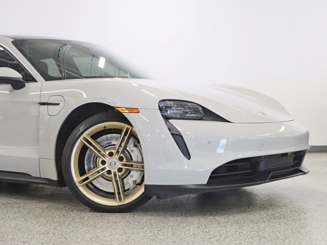 Used 2024 Porsche Taycan 4S image 2