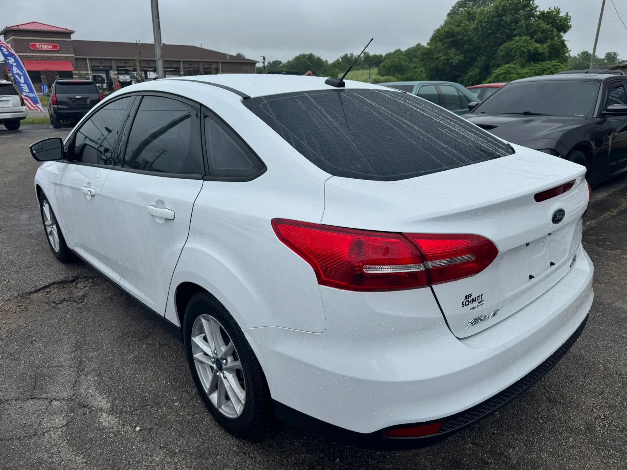 Used 2018 Ford Focus SE FWD image 5