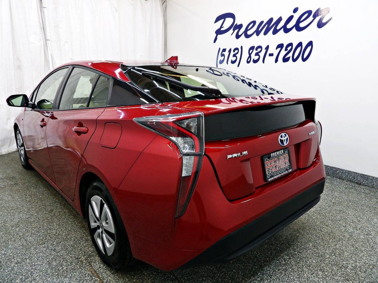 Used 2017 Toyota Prius Three w/ Carpet Mat Package FWD image 7