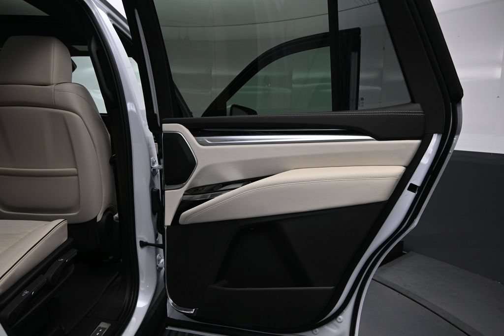 New 2026 Cadillac Escalade Sport w/ LPO, ONYX Package AWD/4WD image 17