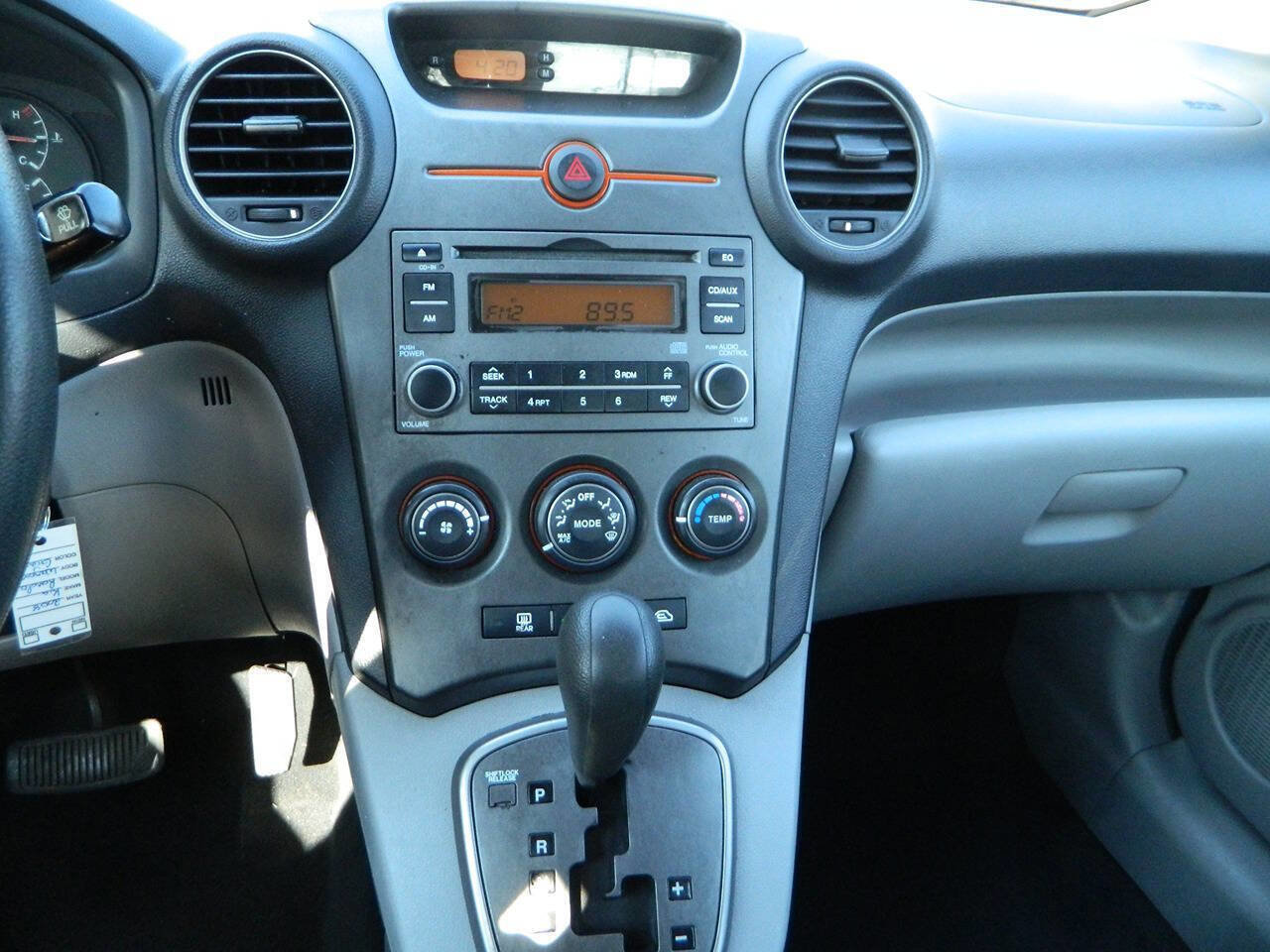 Used 2008 Kia Rondo LX w/ Convenience Pkg image 20