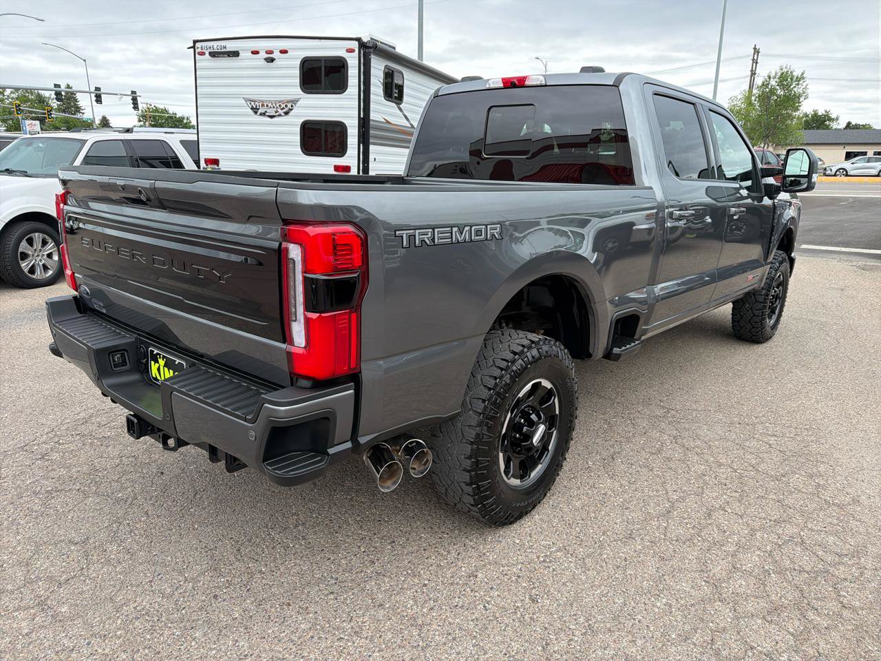 Used 2026 Ford F350 Platinum w/ Tremor Off-Road Package AWD/4WD image 3