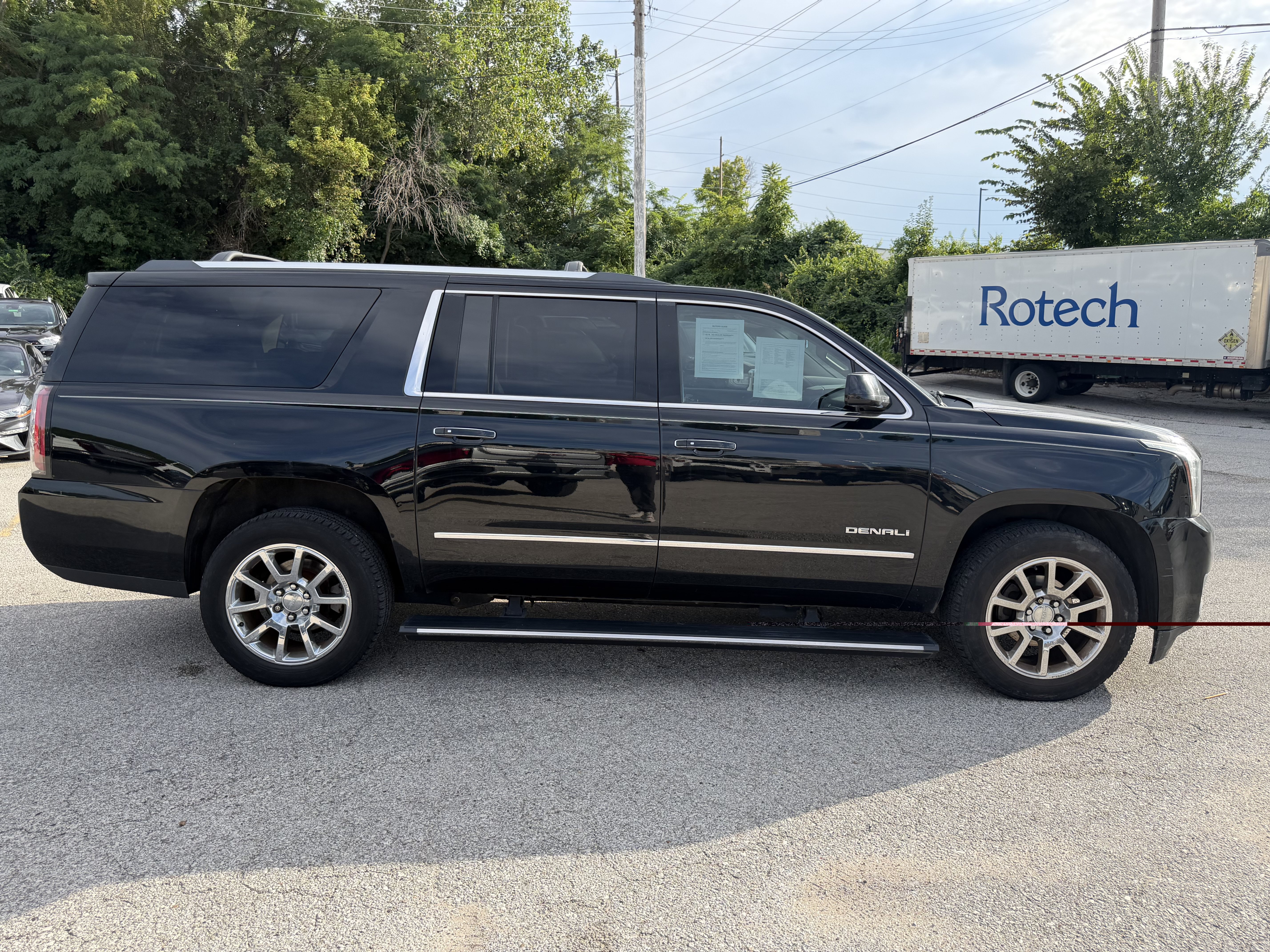 Used 2017 GMC Yukon XL Denali w/ Open Road Package AWD/4WD image 6