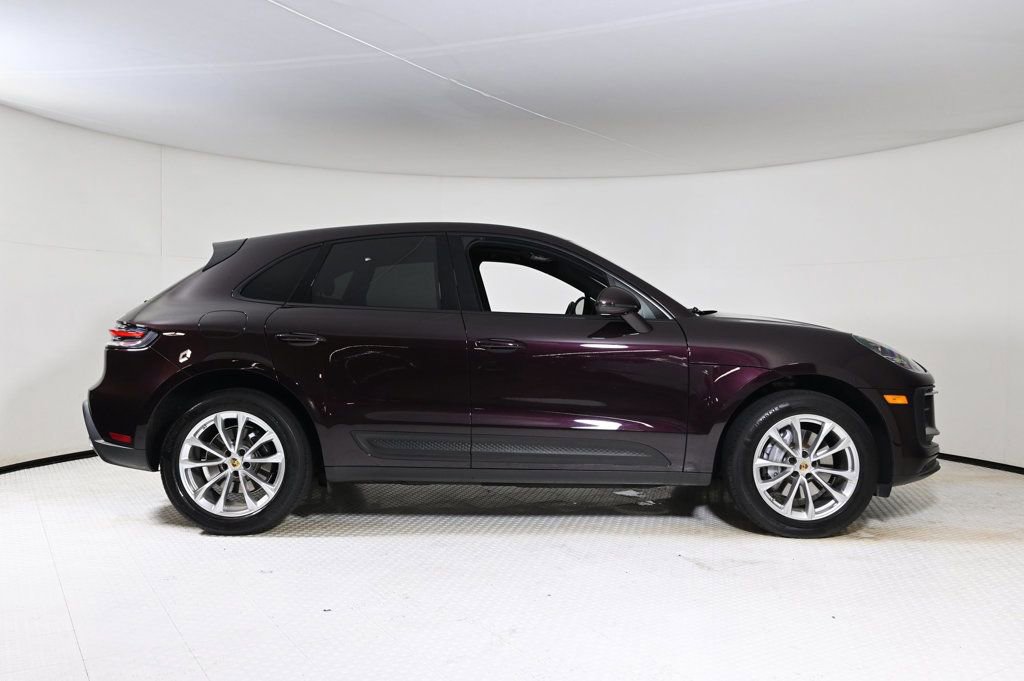 Certified 2024 Porsche Macan image 8