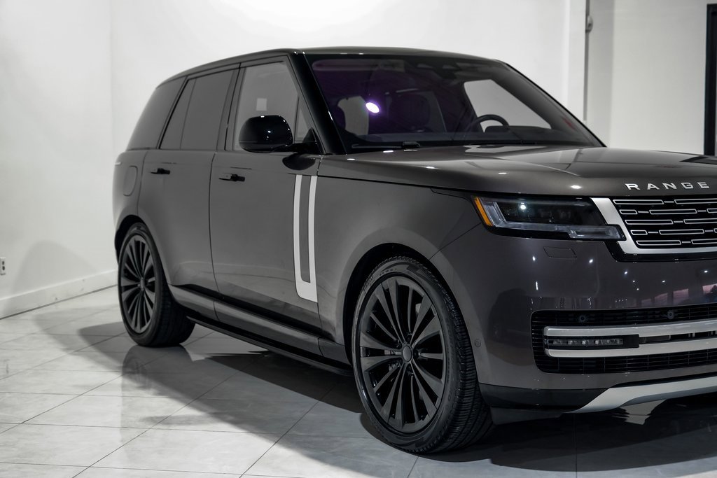 Used 2023 Land Rover Range Rover First Edition image 8