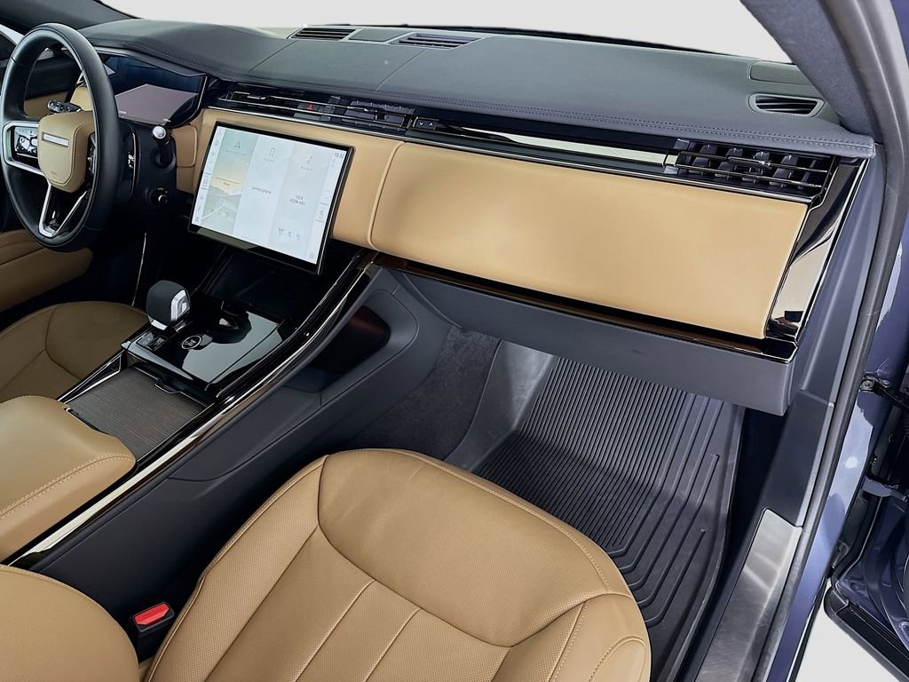 Used 2024 Land Rover Range Rover Sport SE image 17