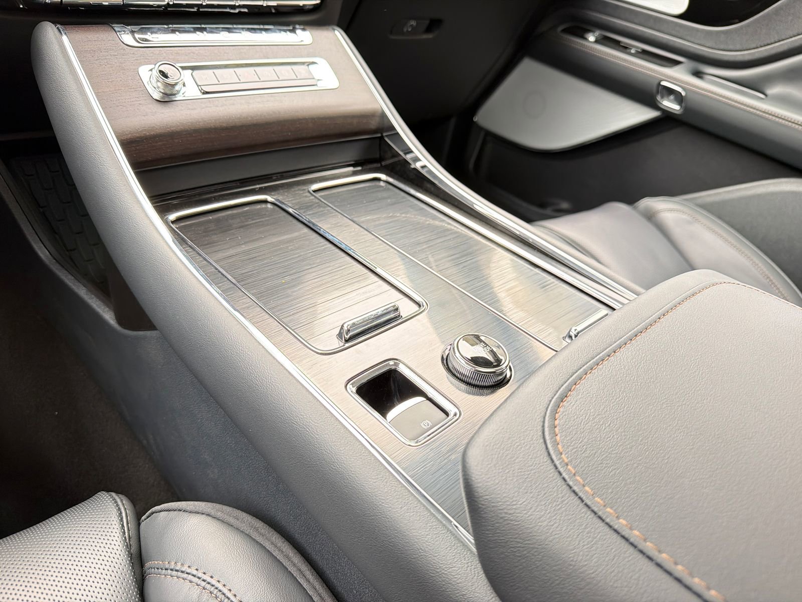 New 2026 Lincoln Aviator Reserve AWD/4WD image 32