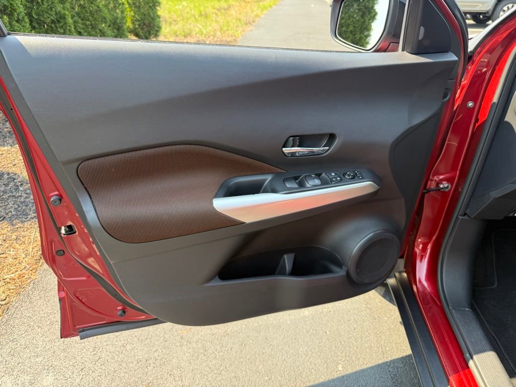 Used 2020 Nissan Kicks SR image 10