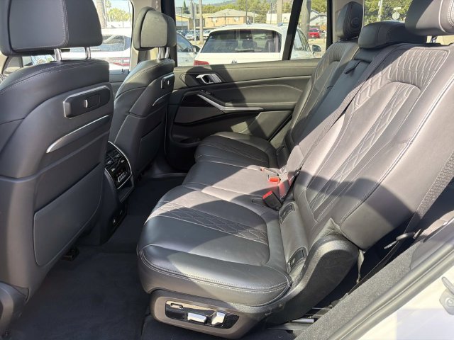 Used 2023 BMW X7 xDrive40i w/ Premium Package AWD/4WD image 13