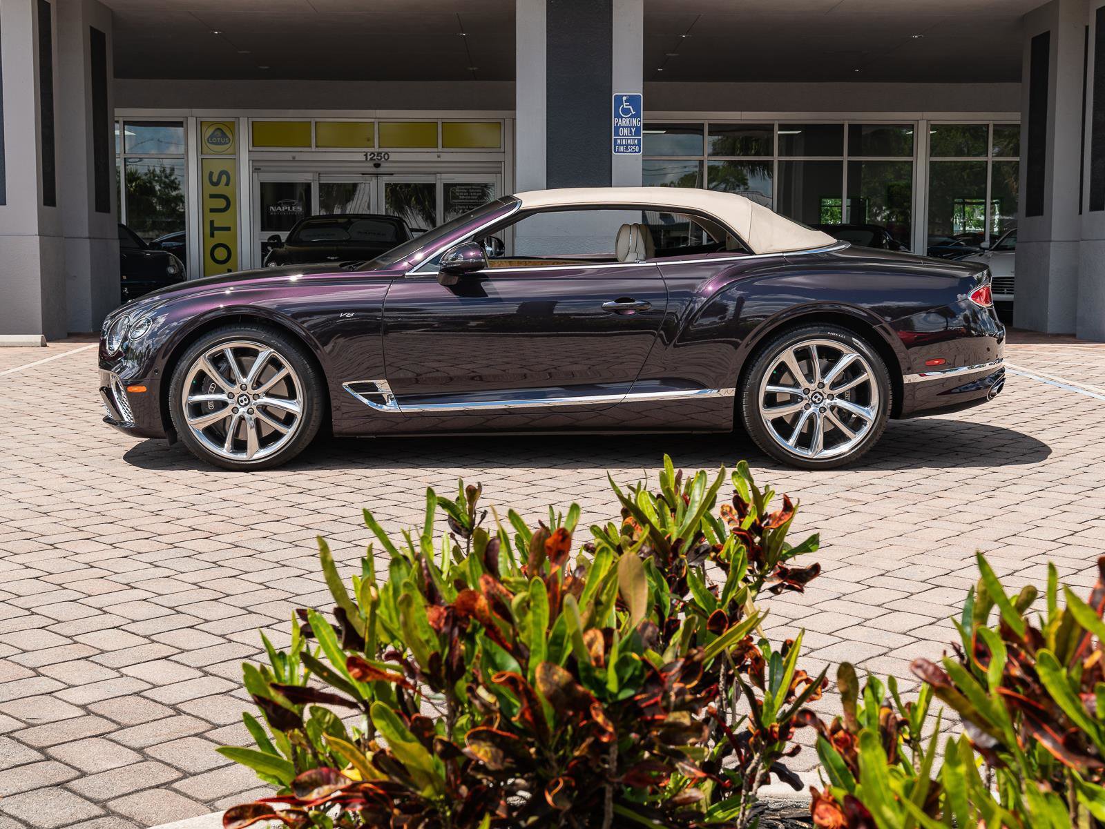 Used 2022 Bentley Continental GT Mulliner AWD/4WD image 25