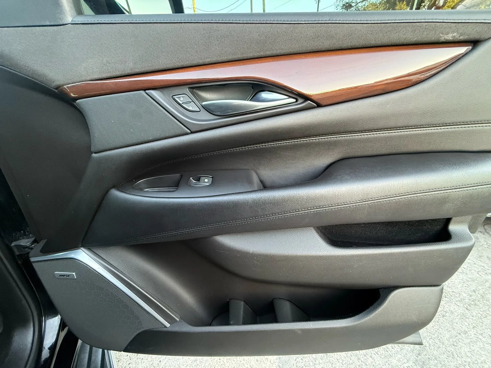 Used 2018 Cadillac Escalade Luxury RWD image 24