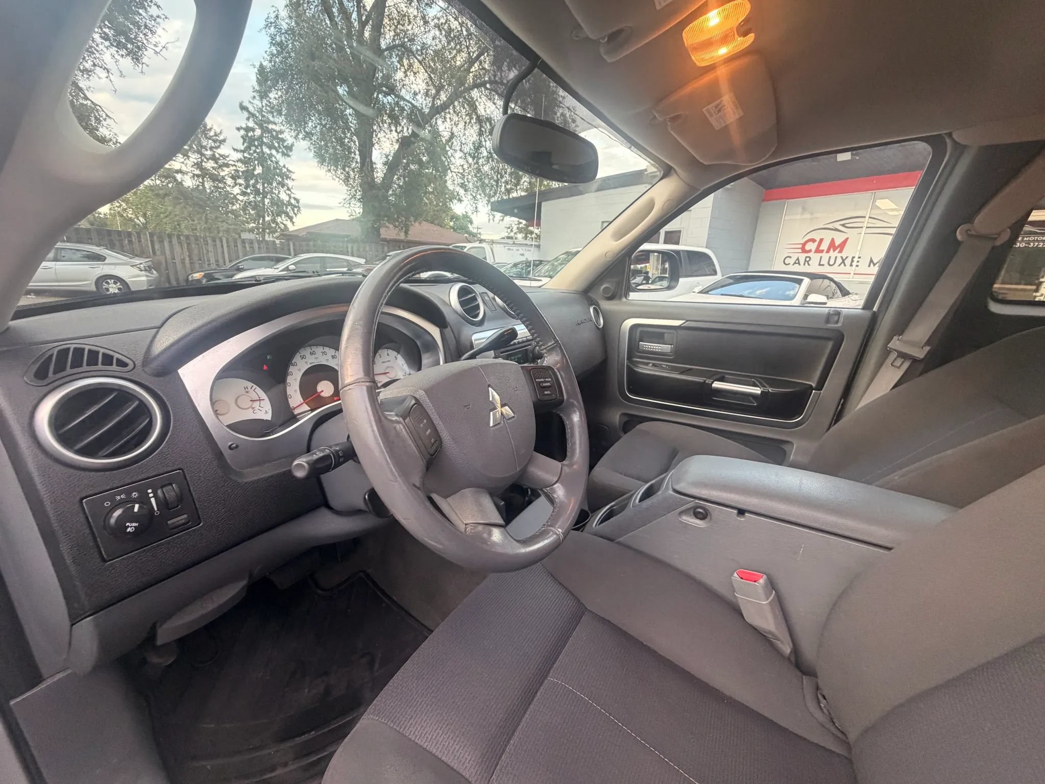 Used 2006 Mitsubishi Raider DuroCross AWD/4WD image 9