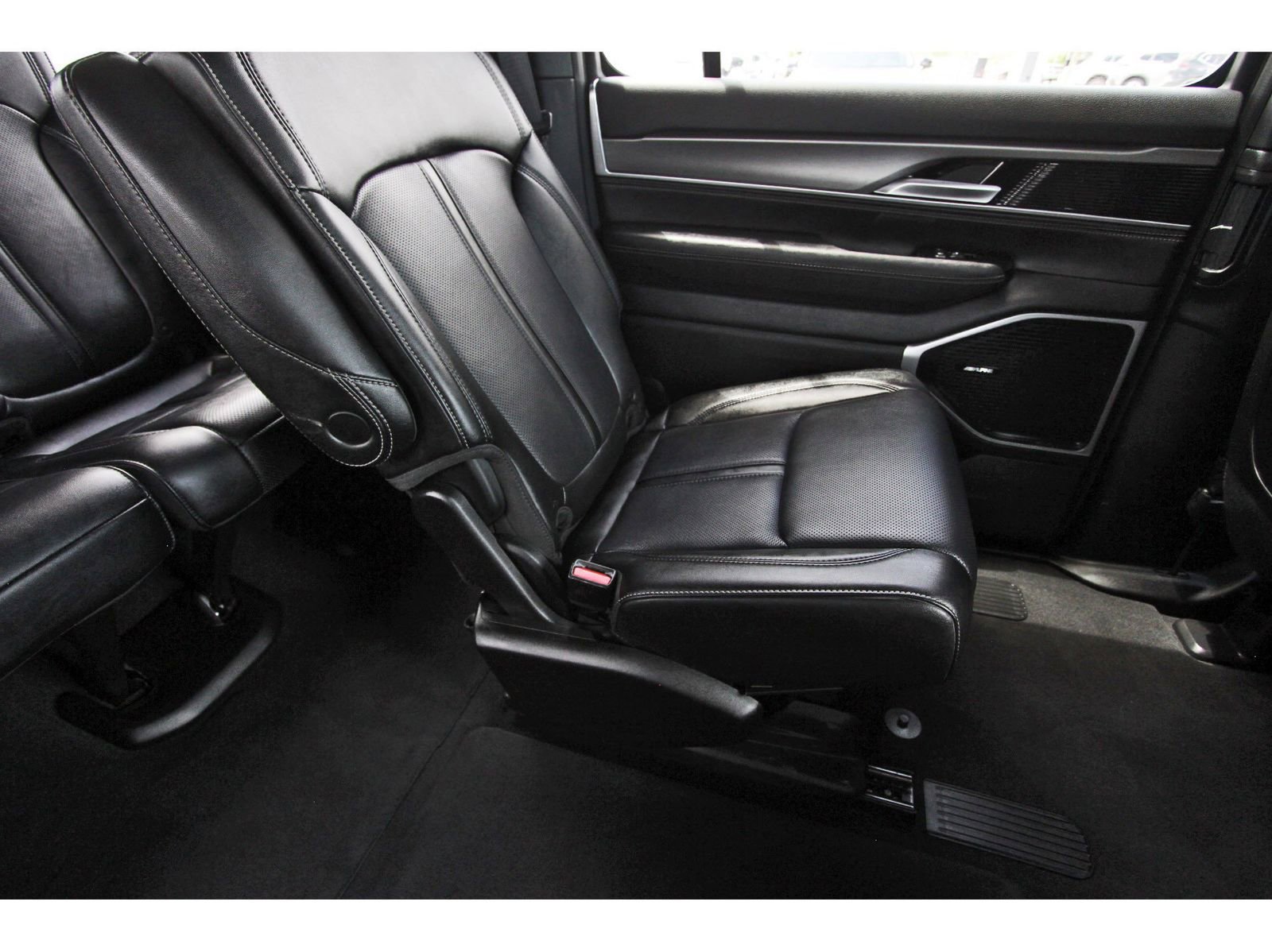 Used 2024 Jeep Wagoneer Series II image 15