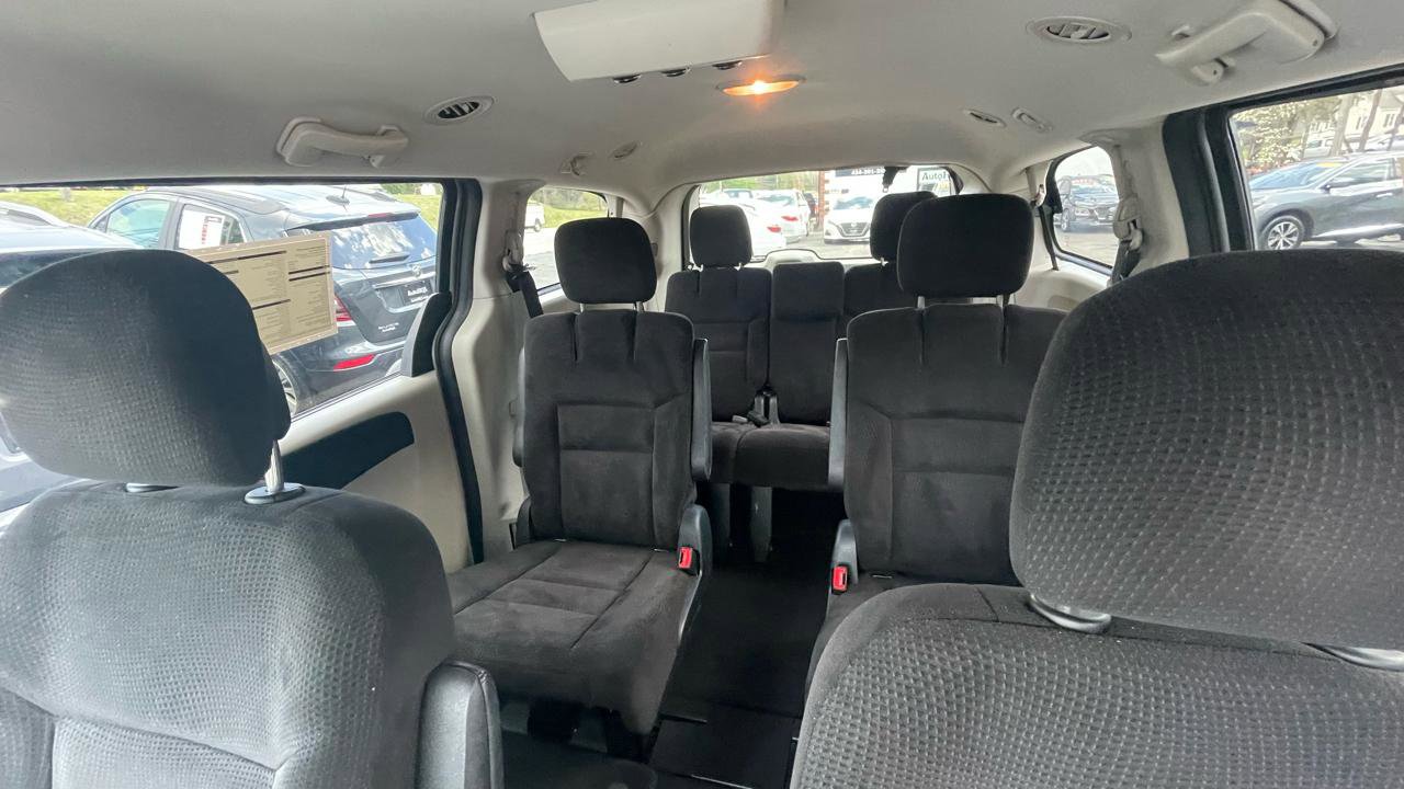 Used 2014 Dodge Grand Caravan SXT image 12