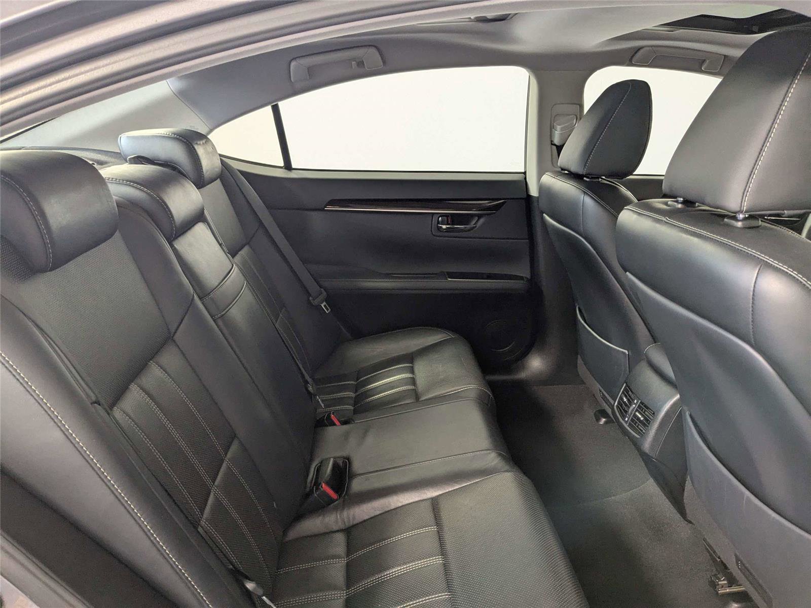 Used 2016 Lexus ES 350 w/ Luxury Package w/Wood Trim image 26