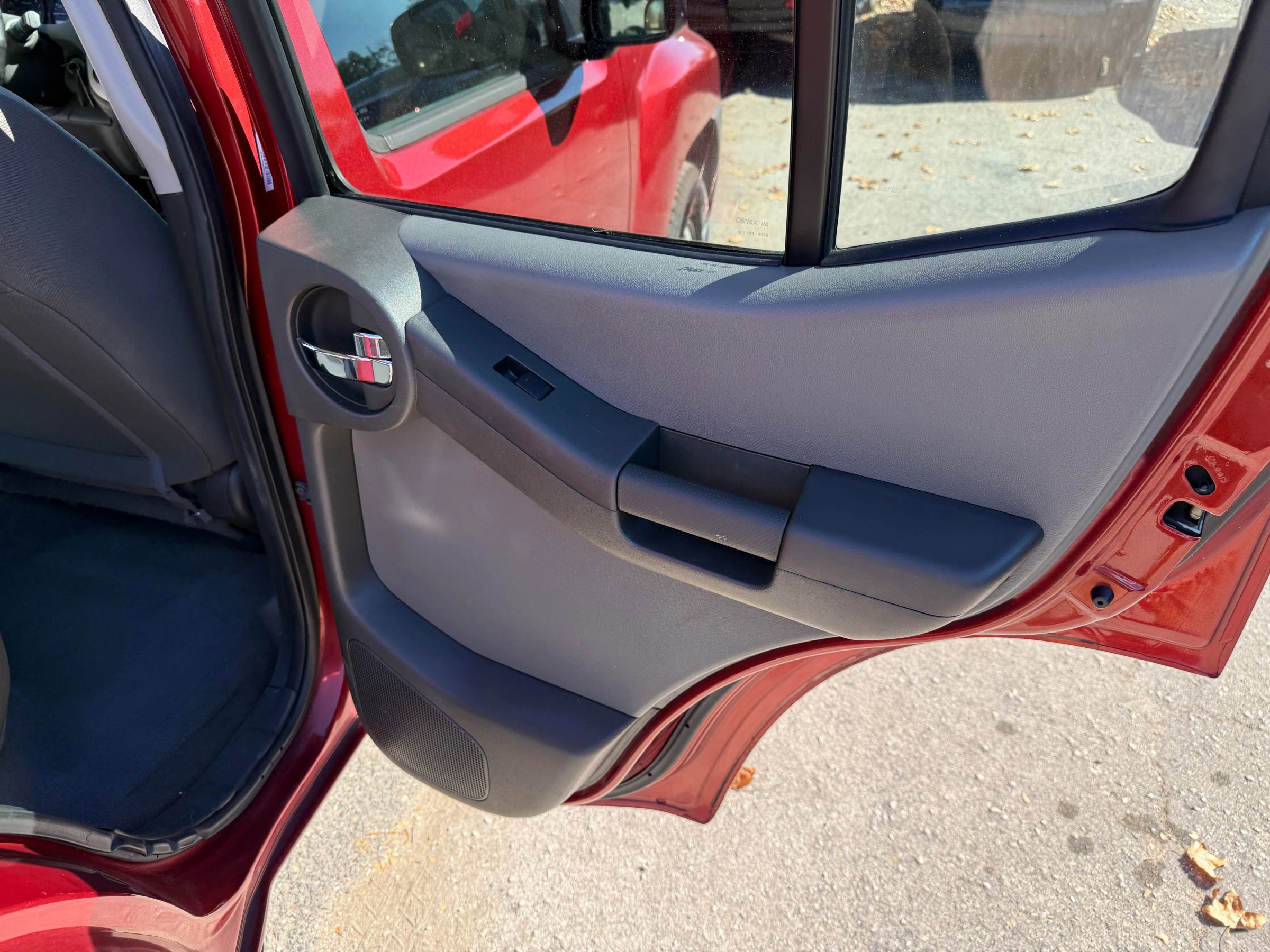 Used 2014 Nissan Xterra X image 30