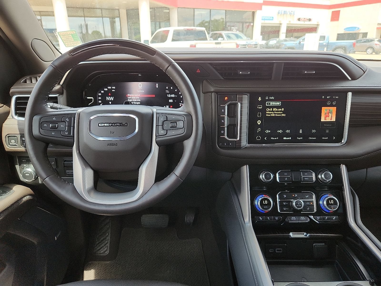 Used 2024 GMC Yukon Denali w/ Advanced Technology Package AWD/4WD image 11