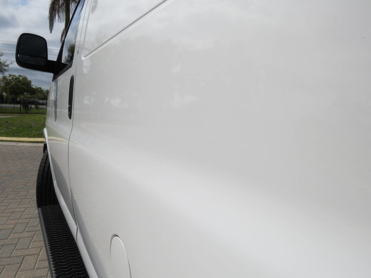 Used 2016 Chevrolet Express 3500 image 20