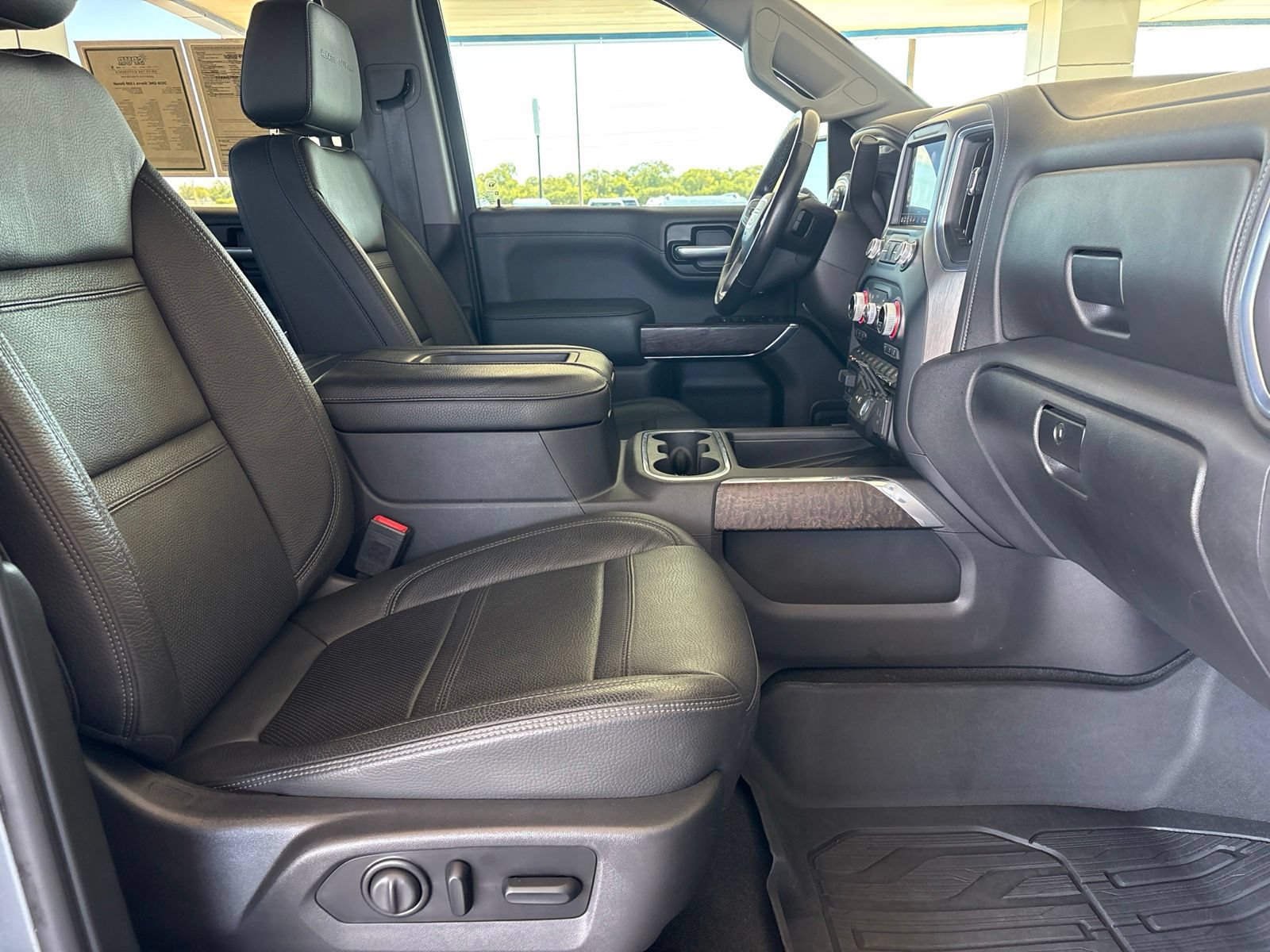 Used 2020 GMC Sierra 1500 Denali w/ Denali Ultimate Package AWD/4WD image 22