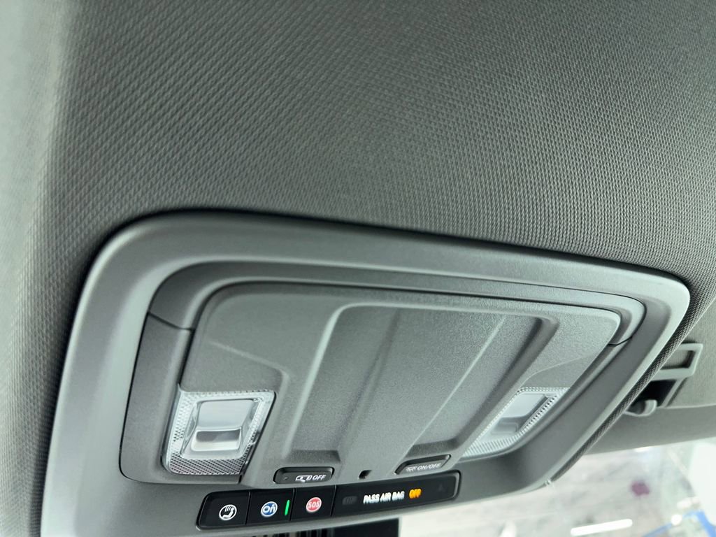 Used 2025 Chevrolet Silverado 1500 Custom image 31