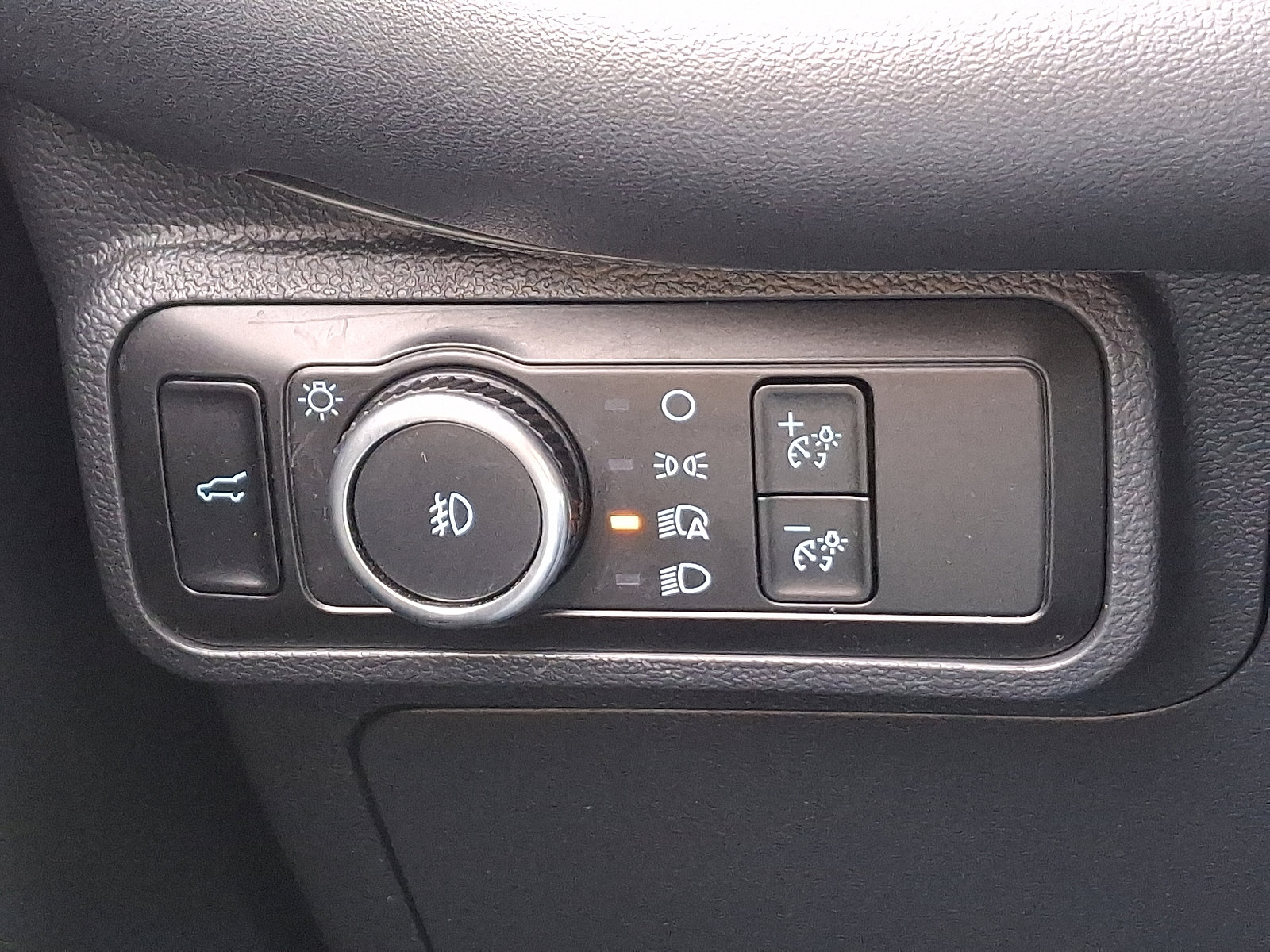 Used 2025 Ford Explorer ST image 24