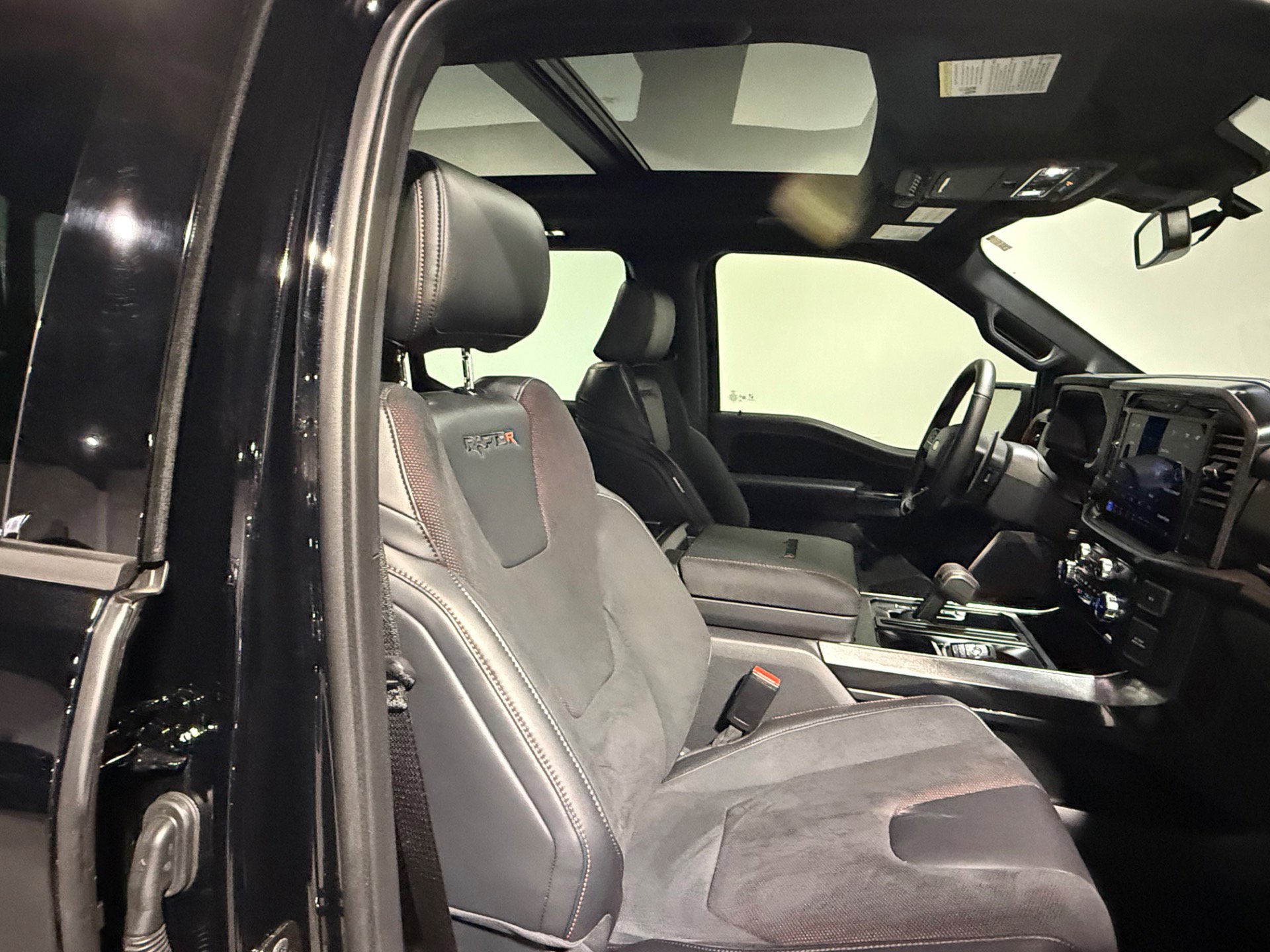 Used 2025 Ford F150 Raptor w/ Equipment Group 803A Raptor R image 39