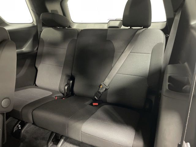 Used 2022 Chevrolet Traverse LT image 24