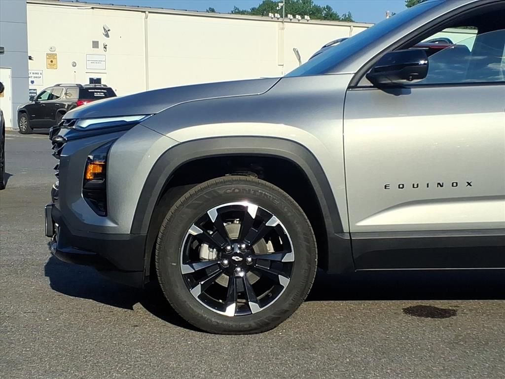 New 2026 Chevrolet Equinox RS w/ Convenience Package III FWD image 6