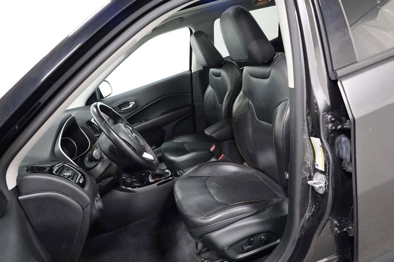 Used 2019 Jeep Compass Limited w/ Safety & Security Group AWD/4WD image 5